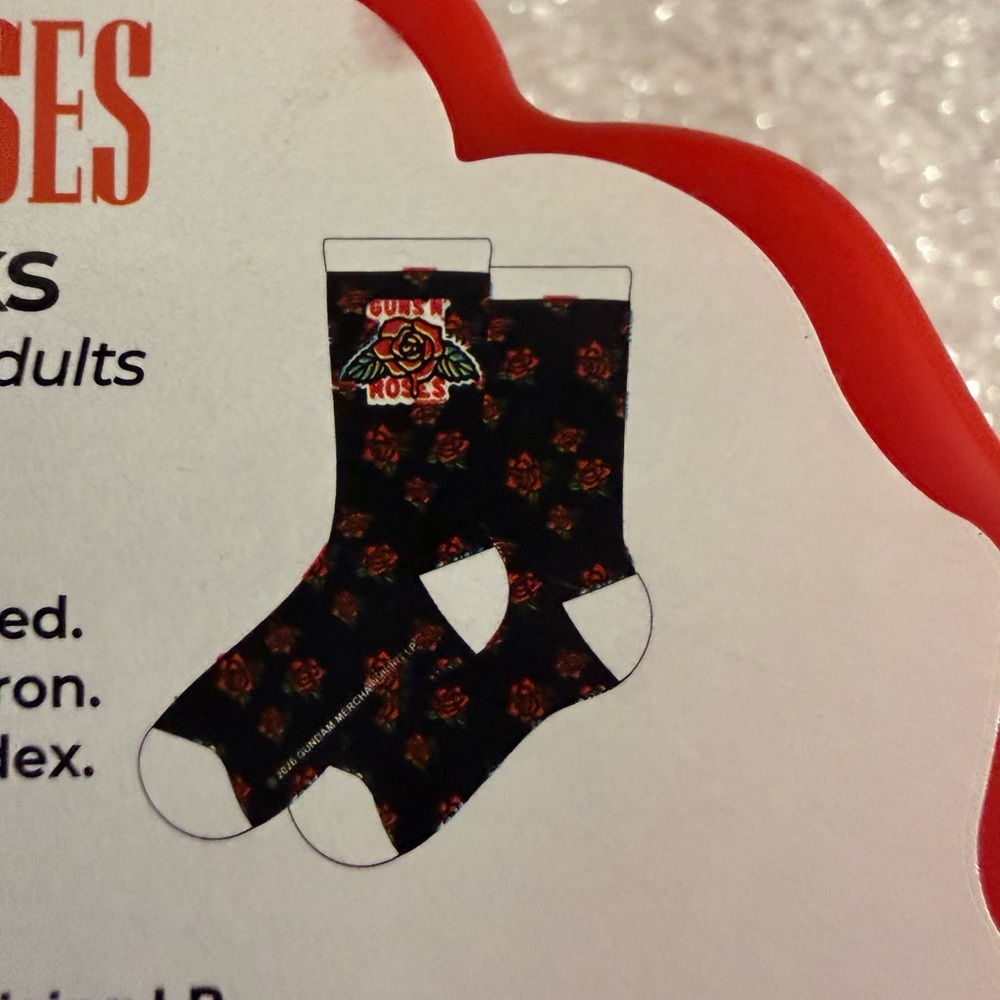 Guns N' Roses Red Rose Socks - Picture 2 of 3